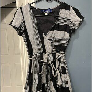 Blue Rain Livia Faux Wrap Belted Ruffle Dress NEW V-Neck Black Grey Size Small